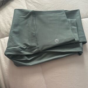 Light green lululemon leggings SIZE 0